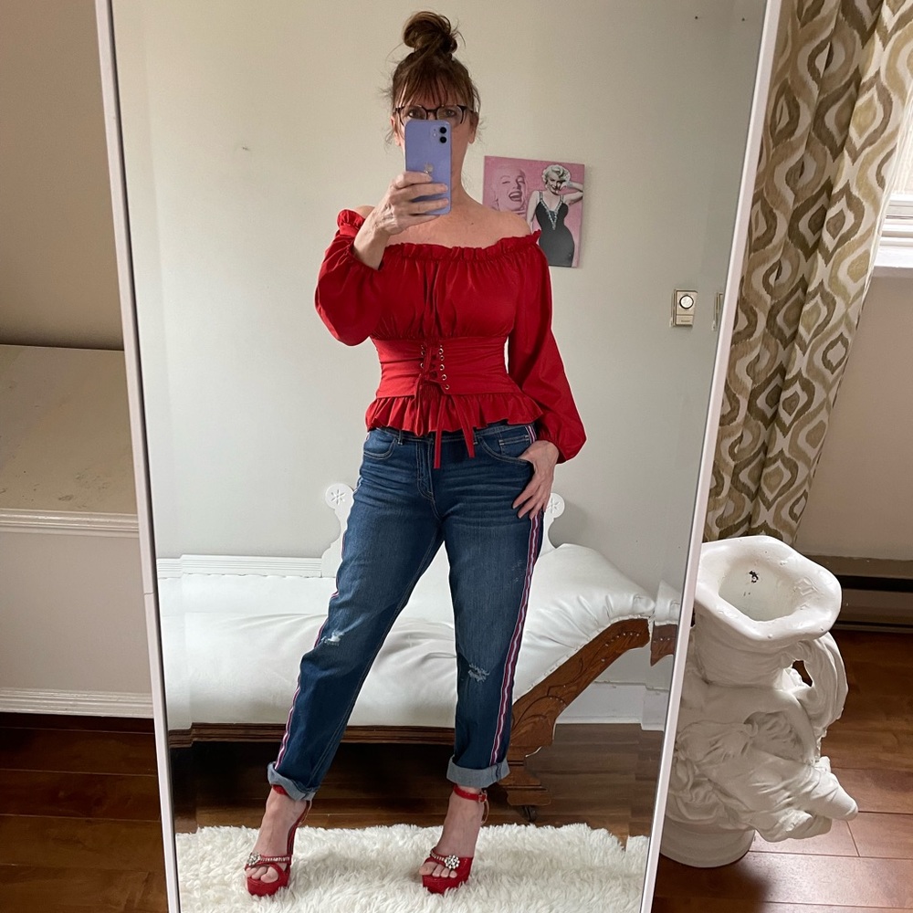 NWOT BLUE DENIM JEANS RED WHITE STRIPES DISTRESSED RIPPED WORN BOYFRIEND